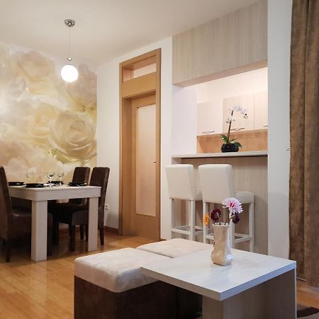 Apartman Kej Free Parking Кралево Екстер'єр фото