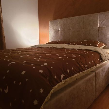 Apartman Kej Free Parking Кралево Екстер'єр фото