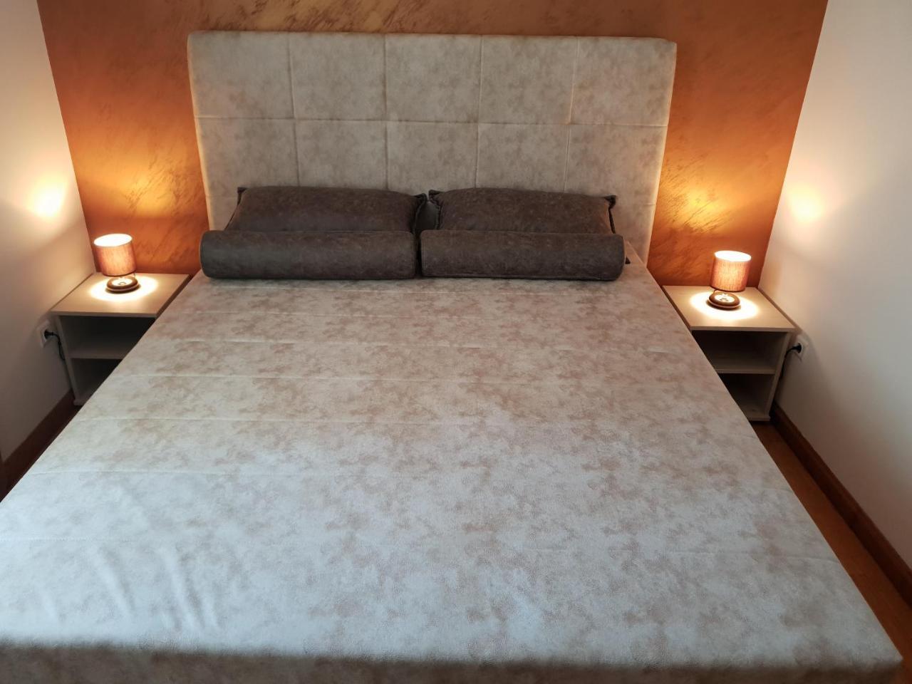 Apartman Kej Free Parking Кралево Екстер'єр фото