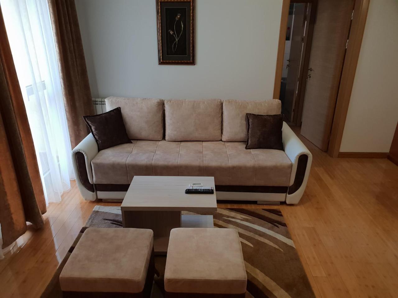 Apartman Kej Free Parking Кралево Екстер'єр фото