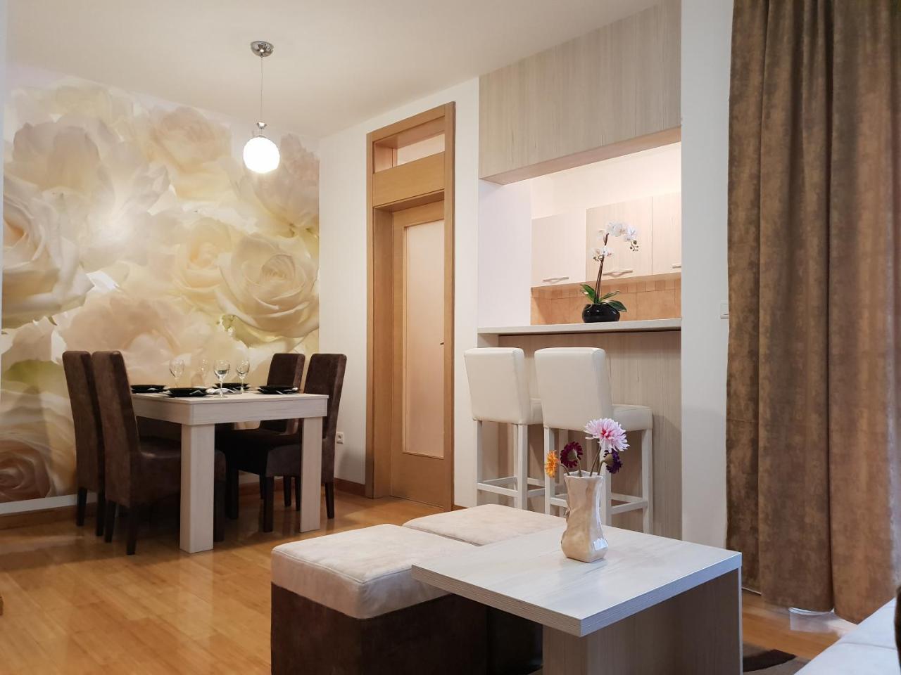 Apartman Kej Free Parking Кралево Екстер'єр фото