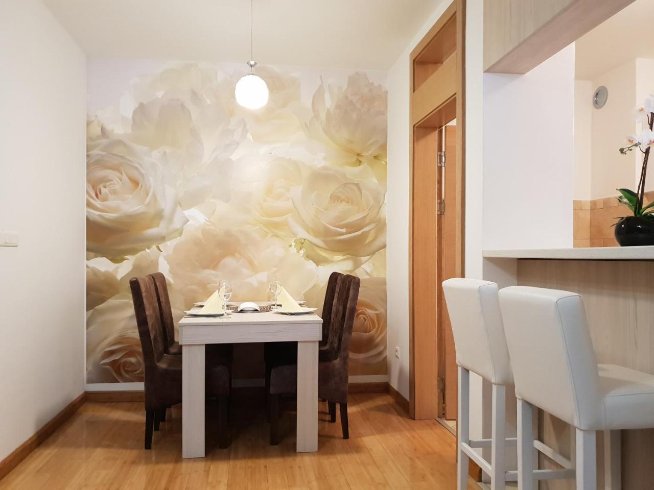 Apartman Kej Free Parking Кралево Екстер'єр фото